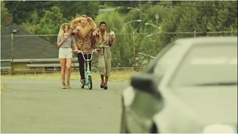 MACKLEMORE, RYAN LEWIS FT WANZ - THRIFT SHOP