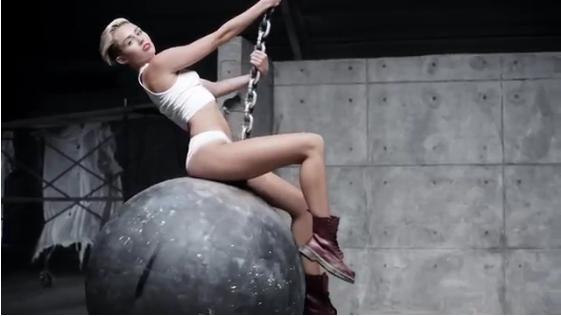 Miley Cyrus - Wrecking Ball